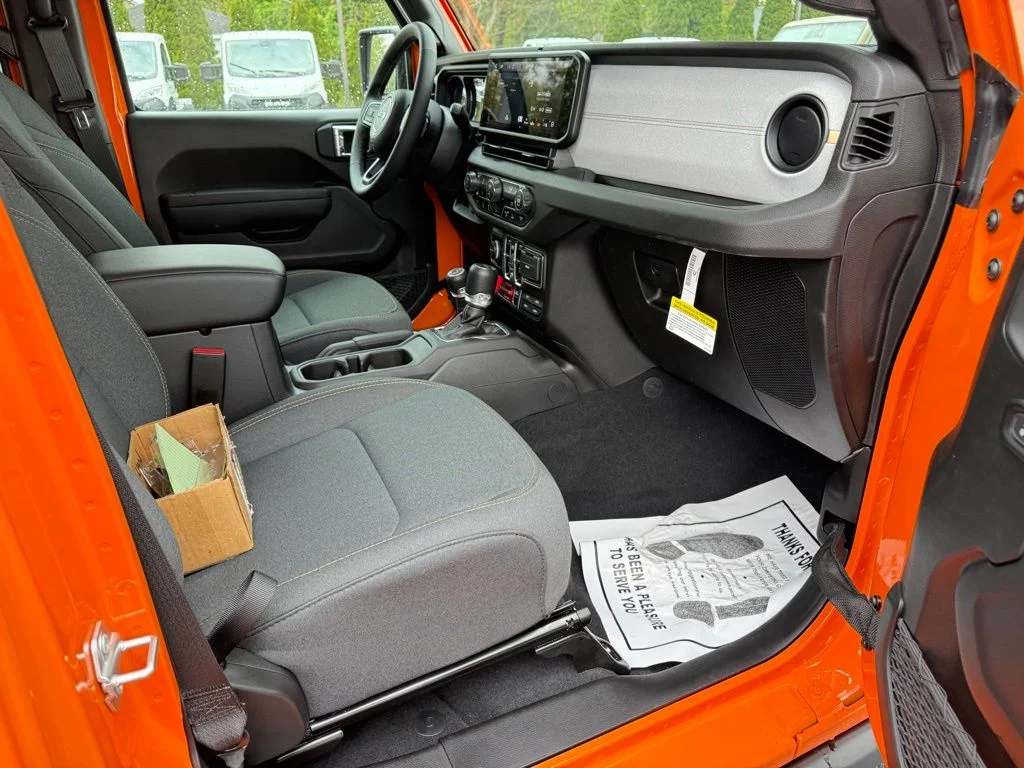 2025 Jeep Gladiator Willys - Photo 22