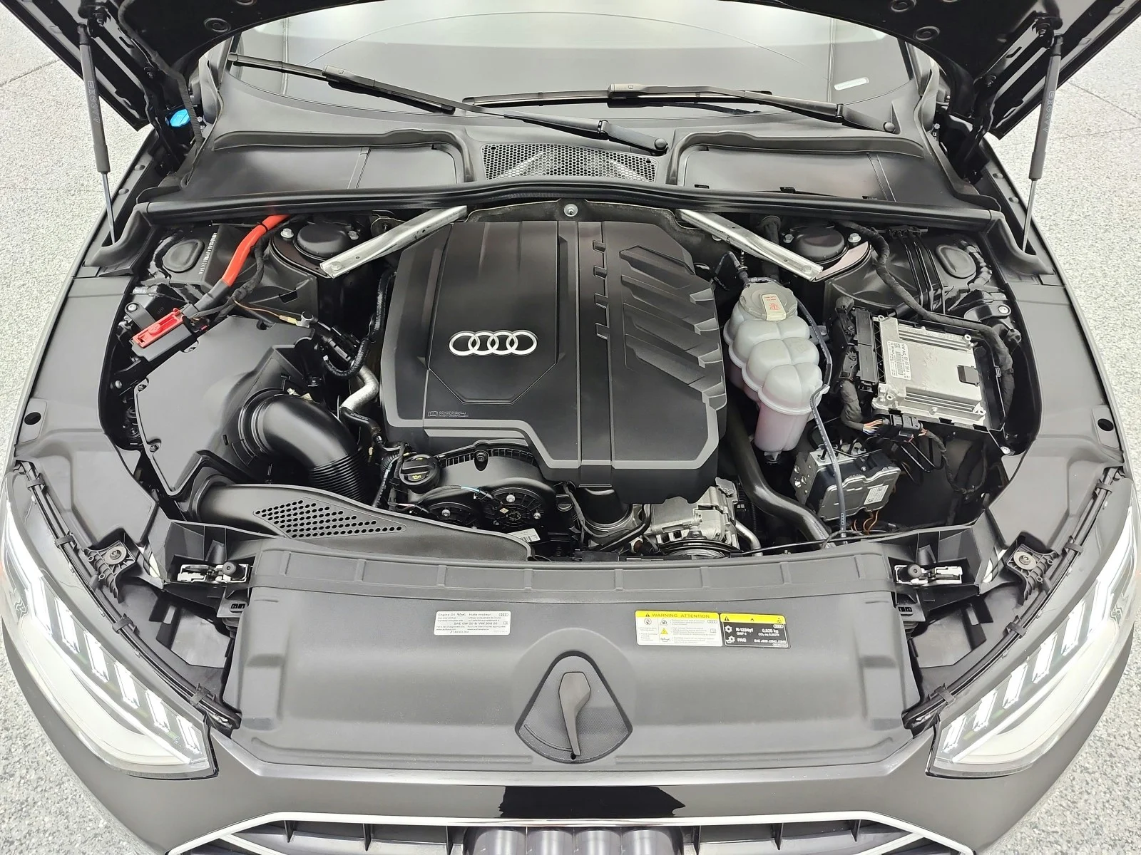 Used 2023 Mythos Black Metallic Audi Premium 40 TFSI quattro image 31
