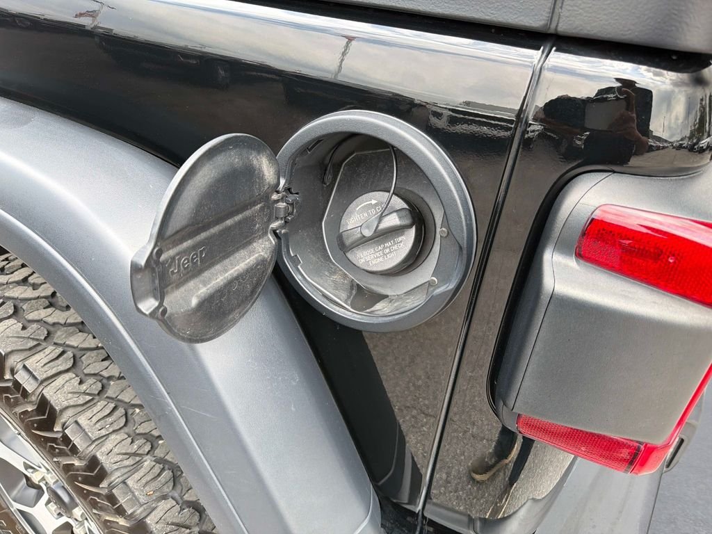 Used 2023 Black Jeep Rubicon image 16
