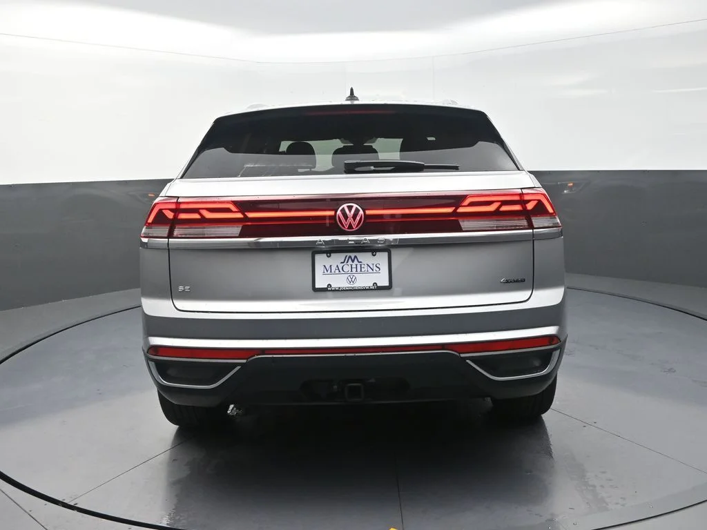 New 2026 Silver Volkswagen 2.0T SE w/Technology image 10