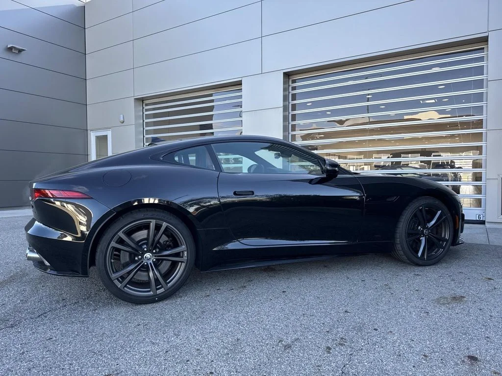 2024 Jaguar F-Type R75 - Photo 6