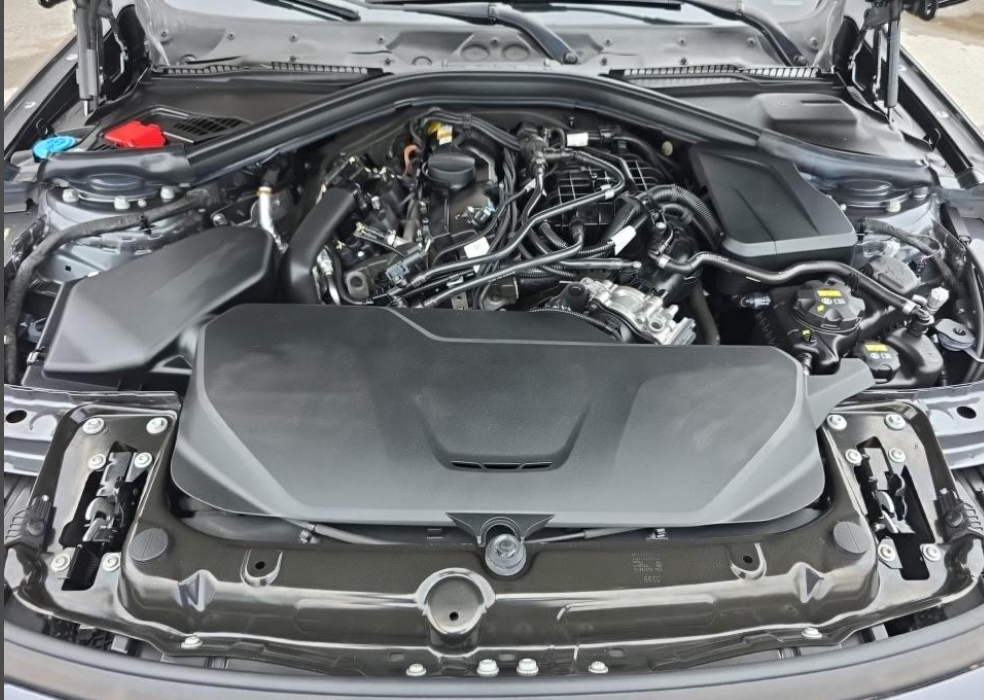 Used 2019 Gray BMW 330i xDrive image 17