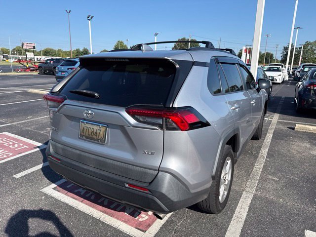 Used 2019 Silver Toyota XLE image 8