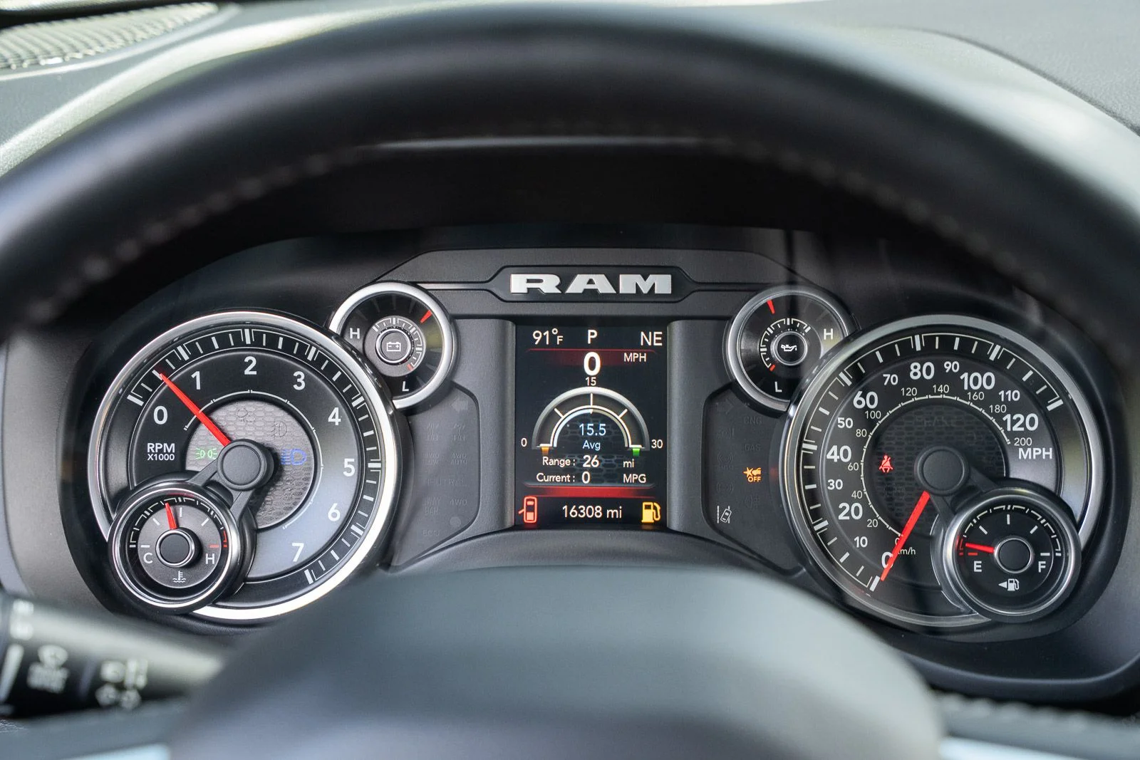 Used 2023 White Ram Big Horn/Lone Star image 29