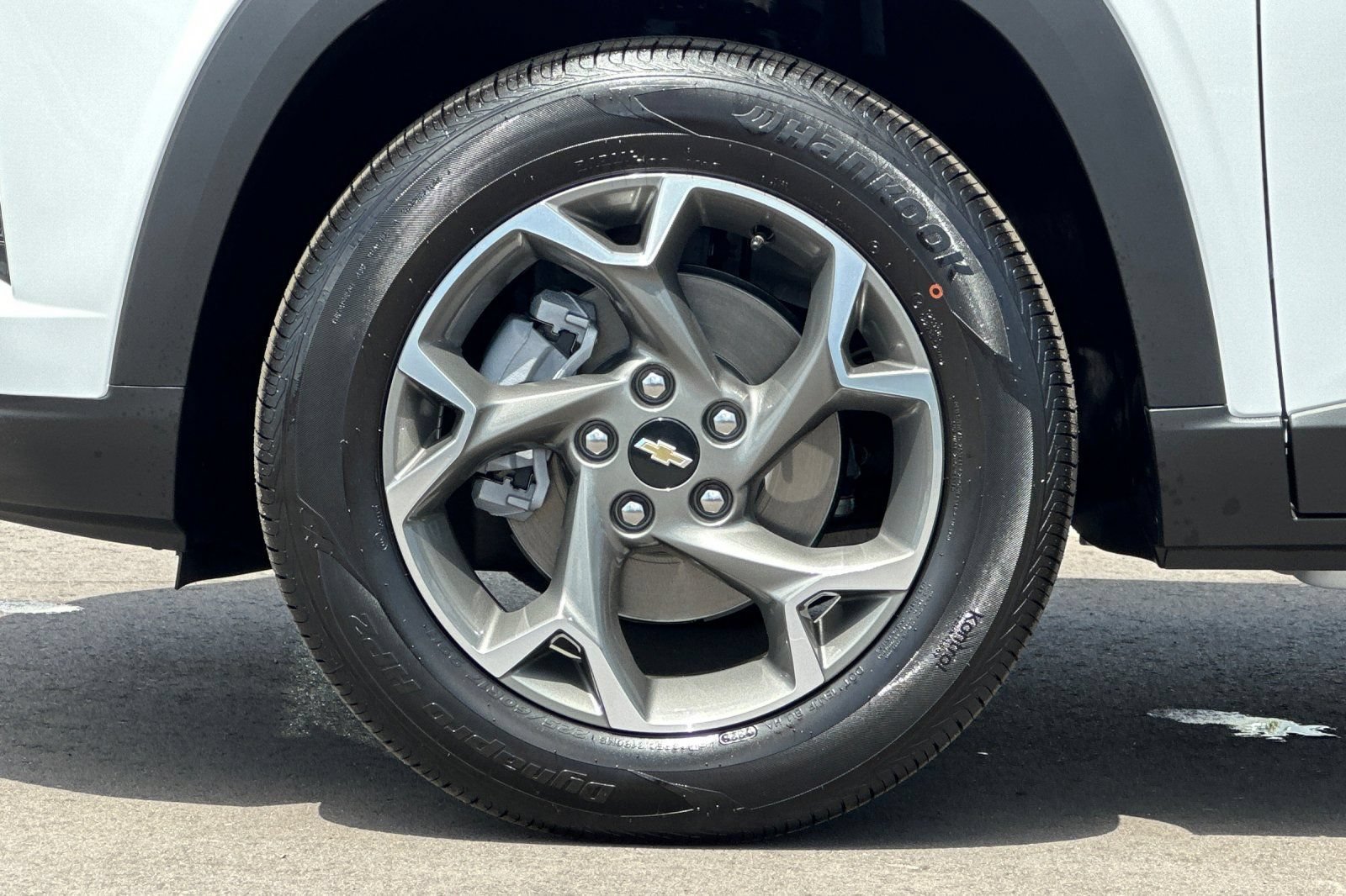 New 2026 Summit White Chevrolet LT image 25