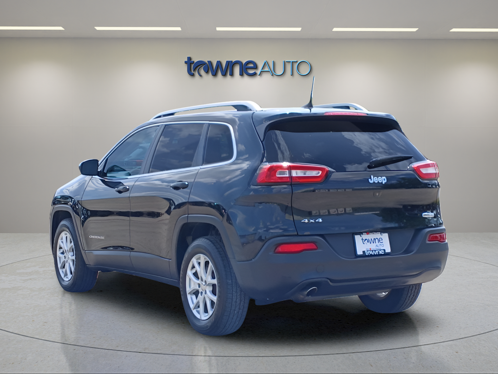 Used 2017 Black Jeep Latitude image 3
