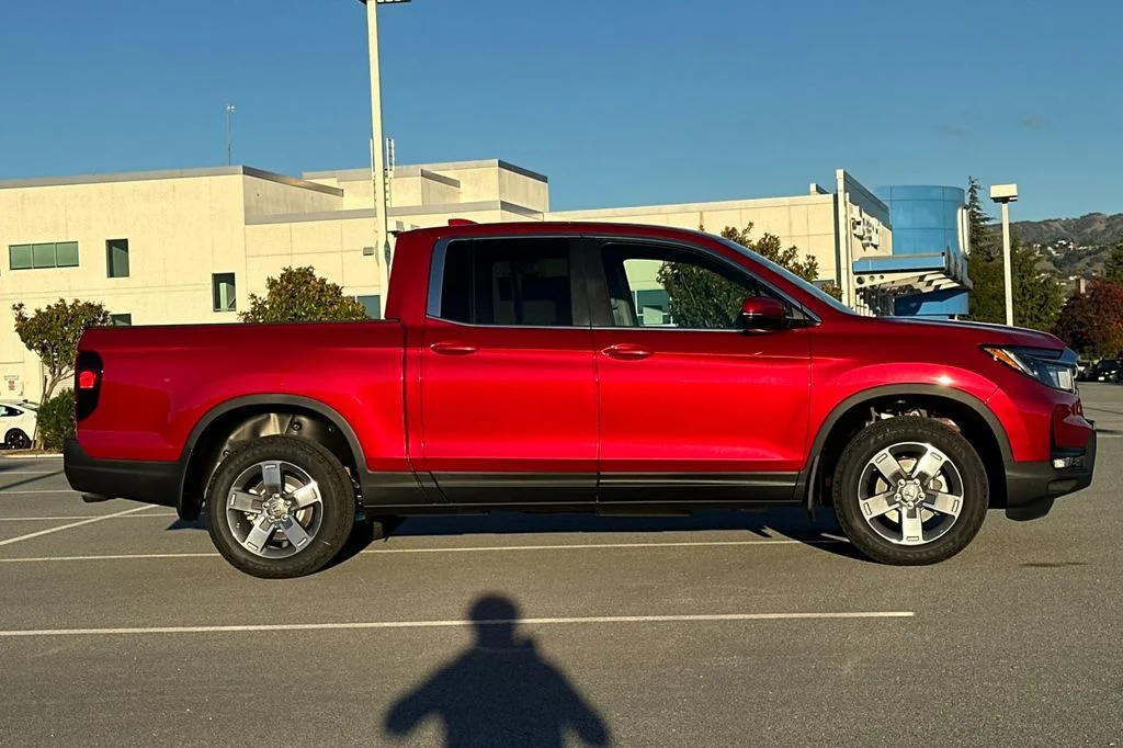 New 2026 Radiant Red Metallic II Honda RTL image 3