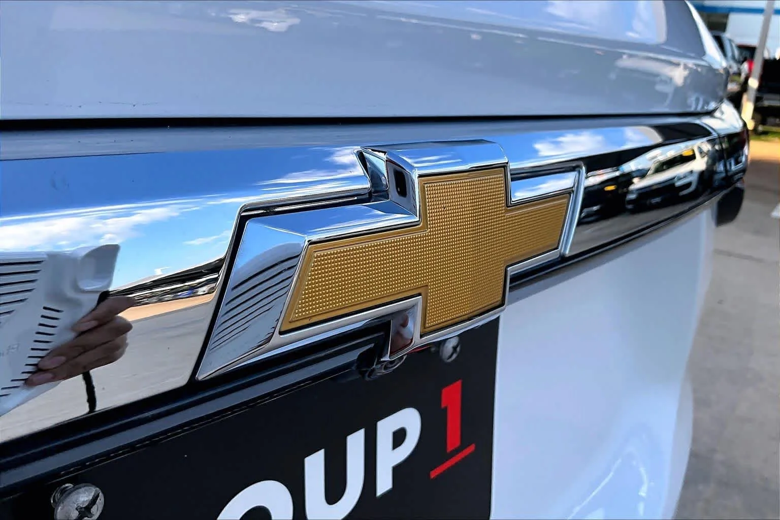 Used 2023 Summit White Chevrolet LT Cloth image 30