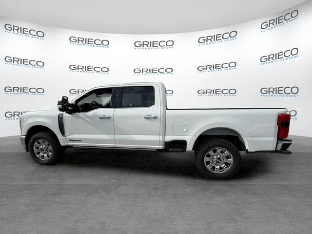 Used 2024 White Metallic Ford Lariat image 4