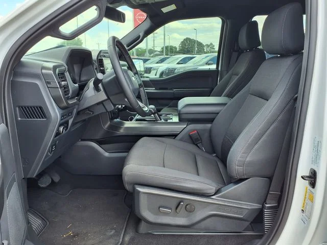 Used 2024 White Ford XLT image 3