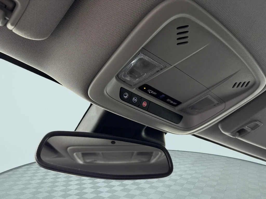 Used 2024 White Chevrolet LT image 31