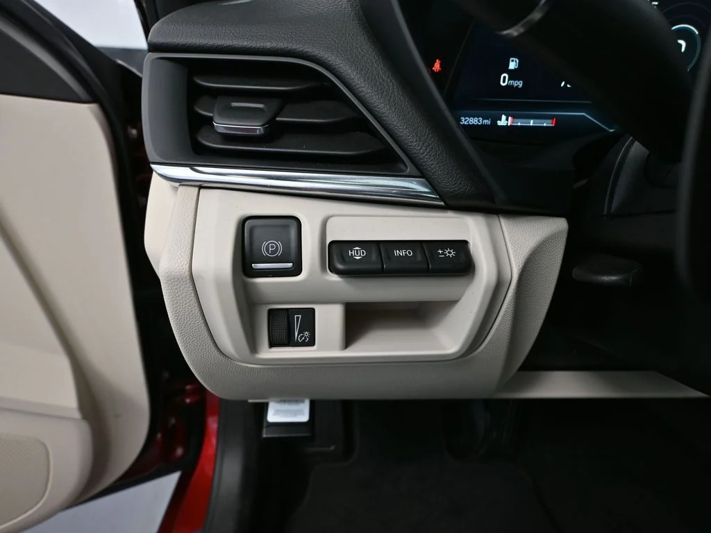 Used 2021 Red Cadillac Premium Luxury image 37