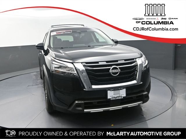 2024 Nissan Pathfinder SL 4WD's photo