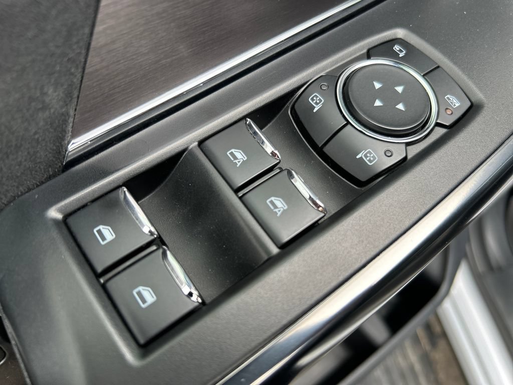 Used 2025 White Ford Platinum image 19
