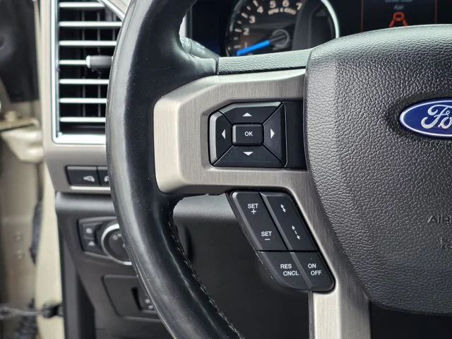 Used 2017 Oxford White Ford Platinum image 29
