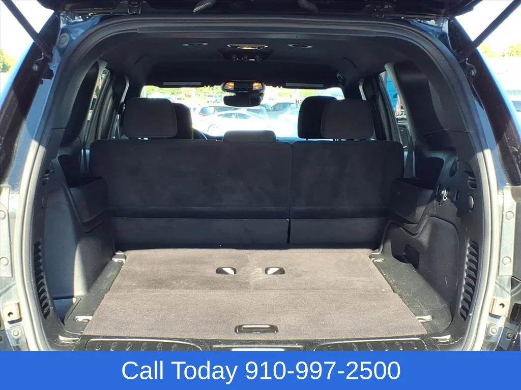 Used 2023 Black Dodge SXT Launch Edition RWD image 9