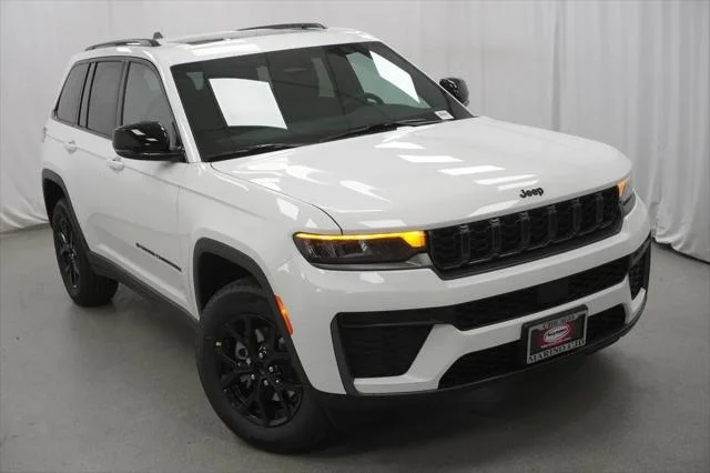 New 2026 Bright White Clear-Coat Exterior Paint Jeep Laredo image 8
