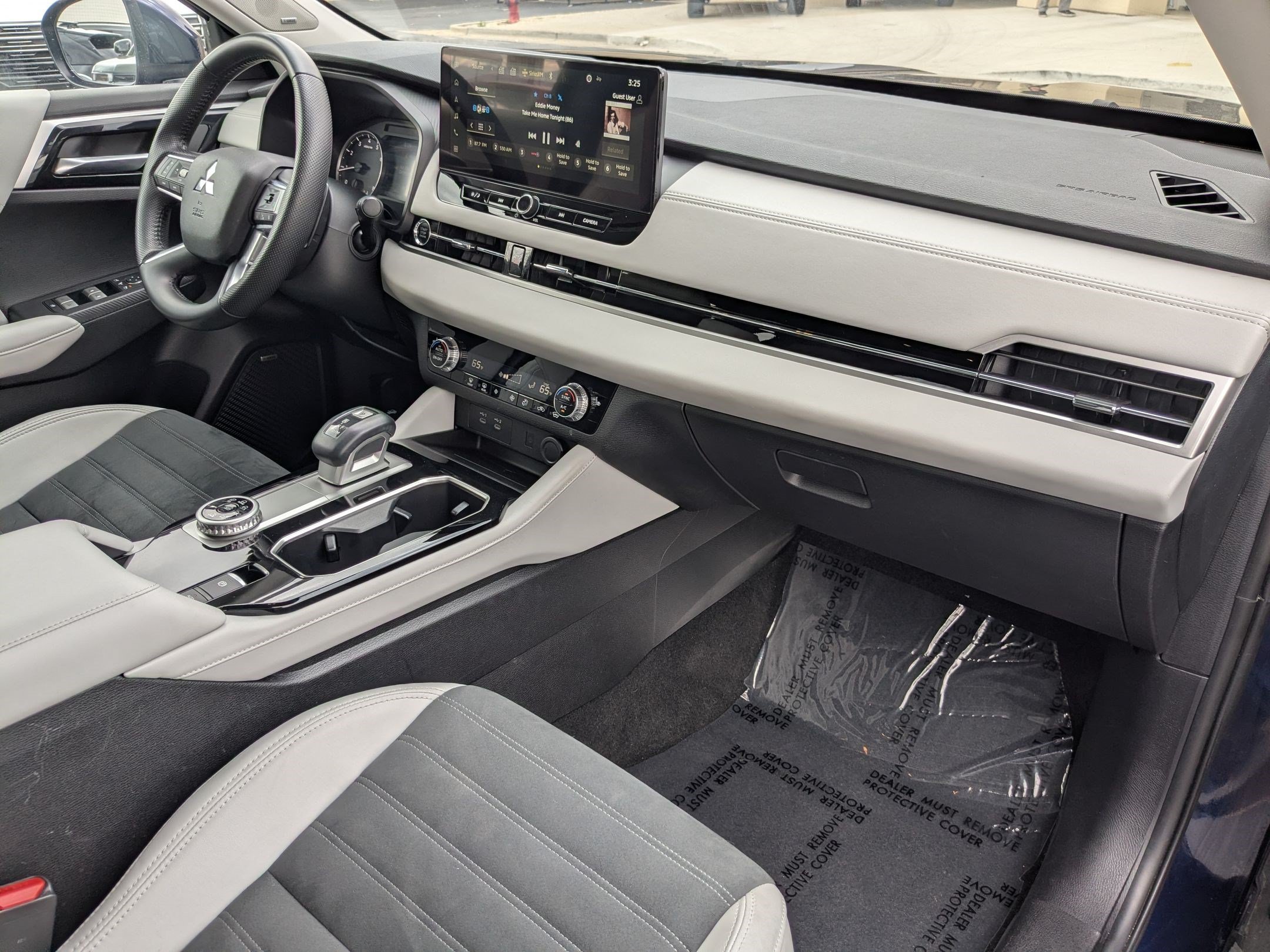 Used 2025 Silver Mitsubishi SE image 33
