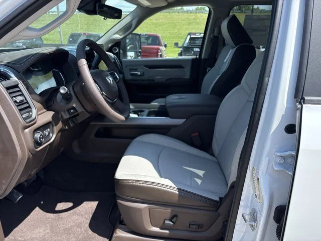 New 2026 Bright White Clear-Coat Exterior Paint RAM Laramie image 16