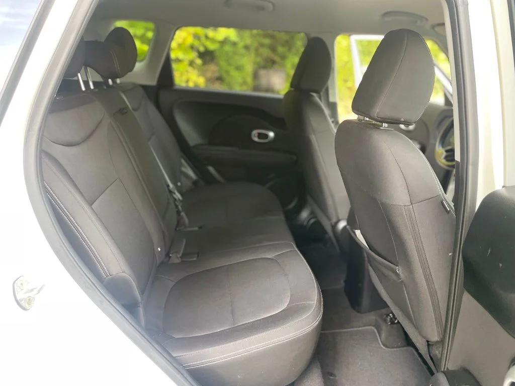Used 2014 Clear White Kia Base image 20