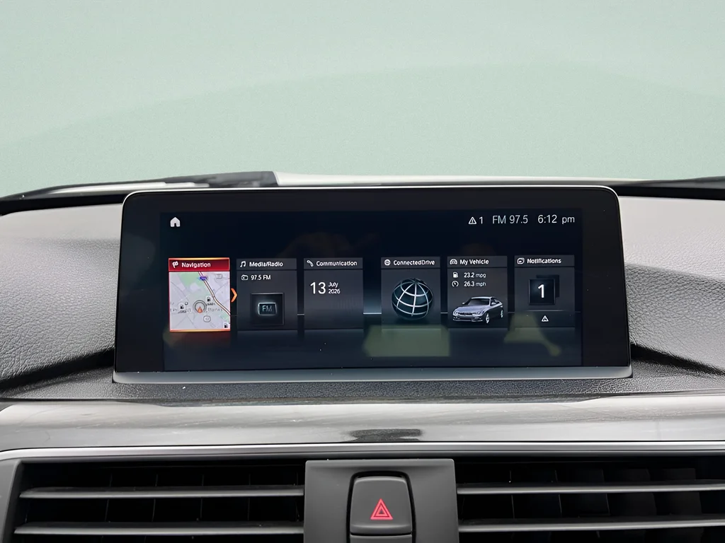 Used 2018 White Metallic BMW 320i xDrive image 11