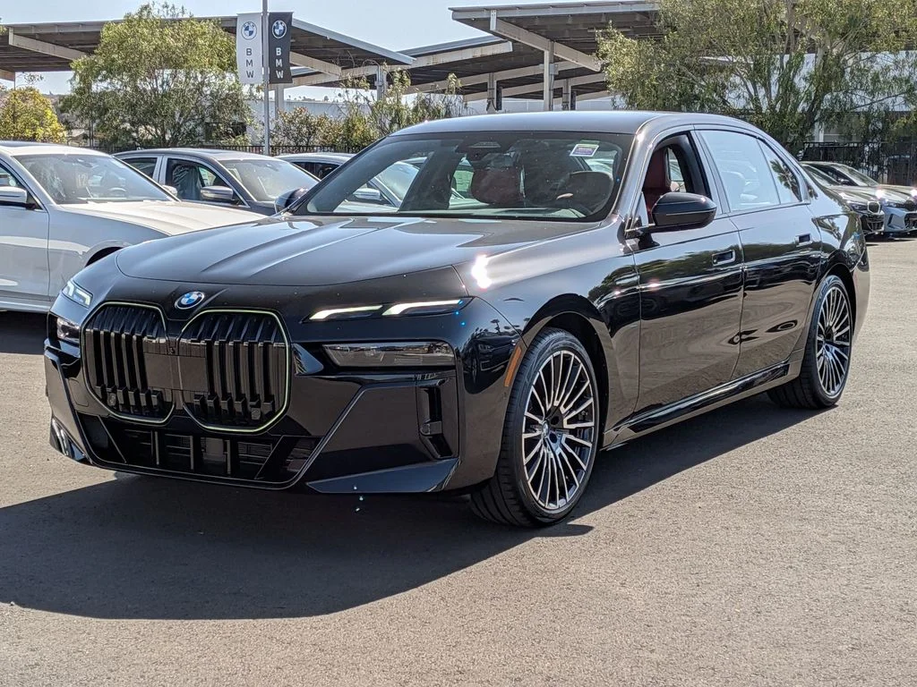 New 2026 Black BMW 740i image 2
