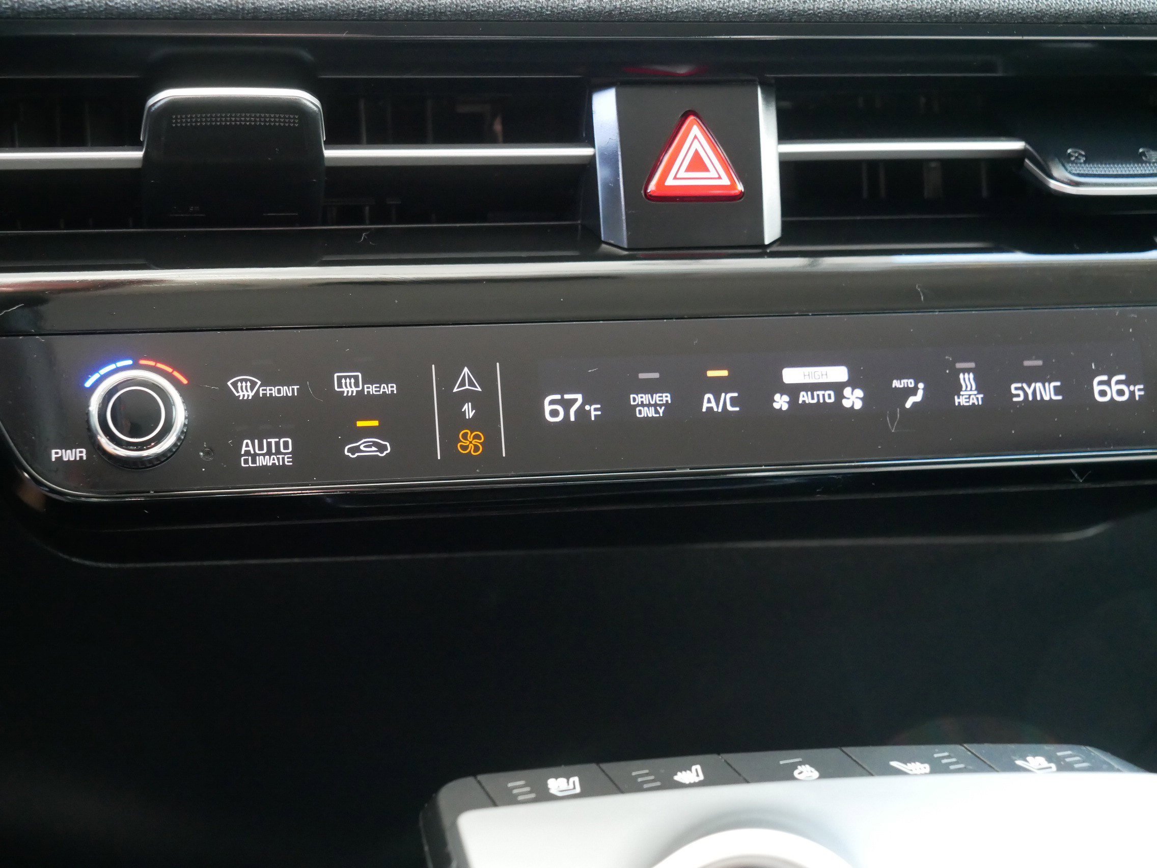 Certified Used 2024 Glacier Kia Wind image 23