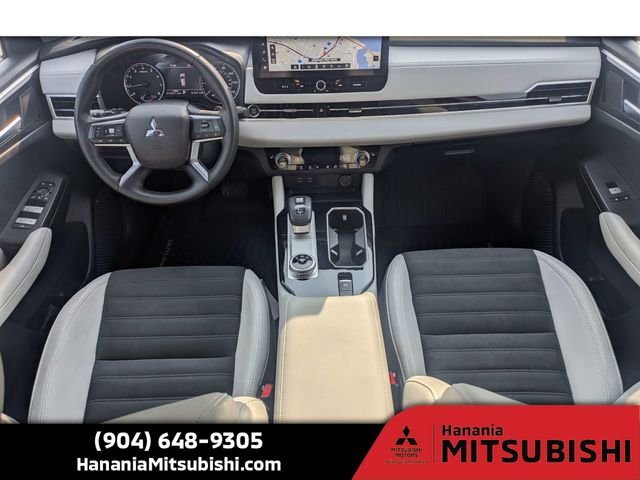 Used 2025 Red Mitsubishi SE image 16