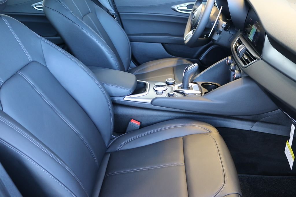 2025 Alfa Romeo Giulia Base - Photo 28
