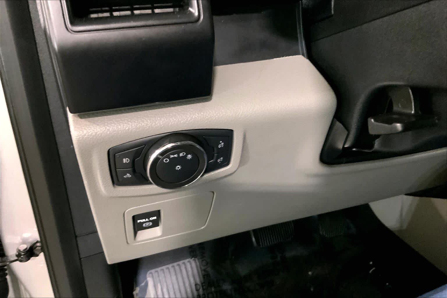 Used 2018 Ingot Silver Ford XL image 35