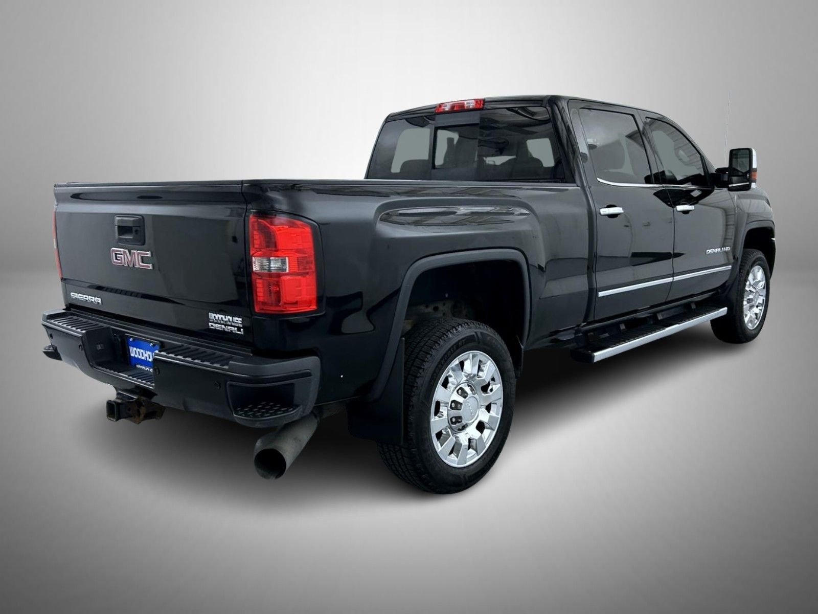 Used 2015 Black GMC Denali image 5