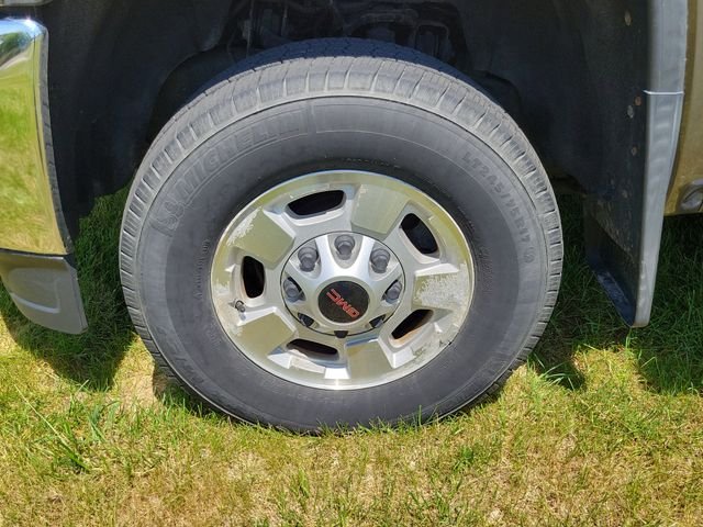 Used 2015 Brown GMC SLE image 6