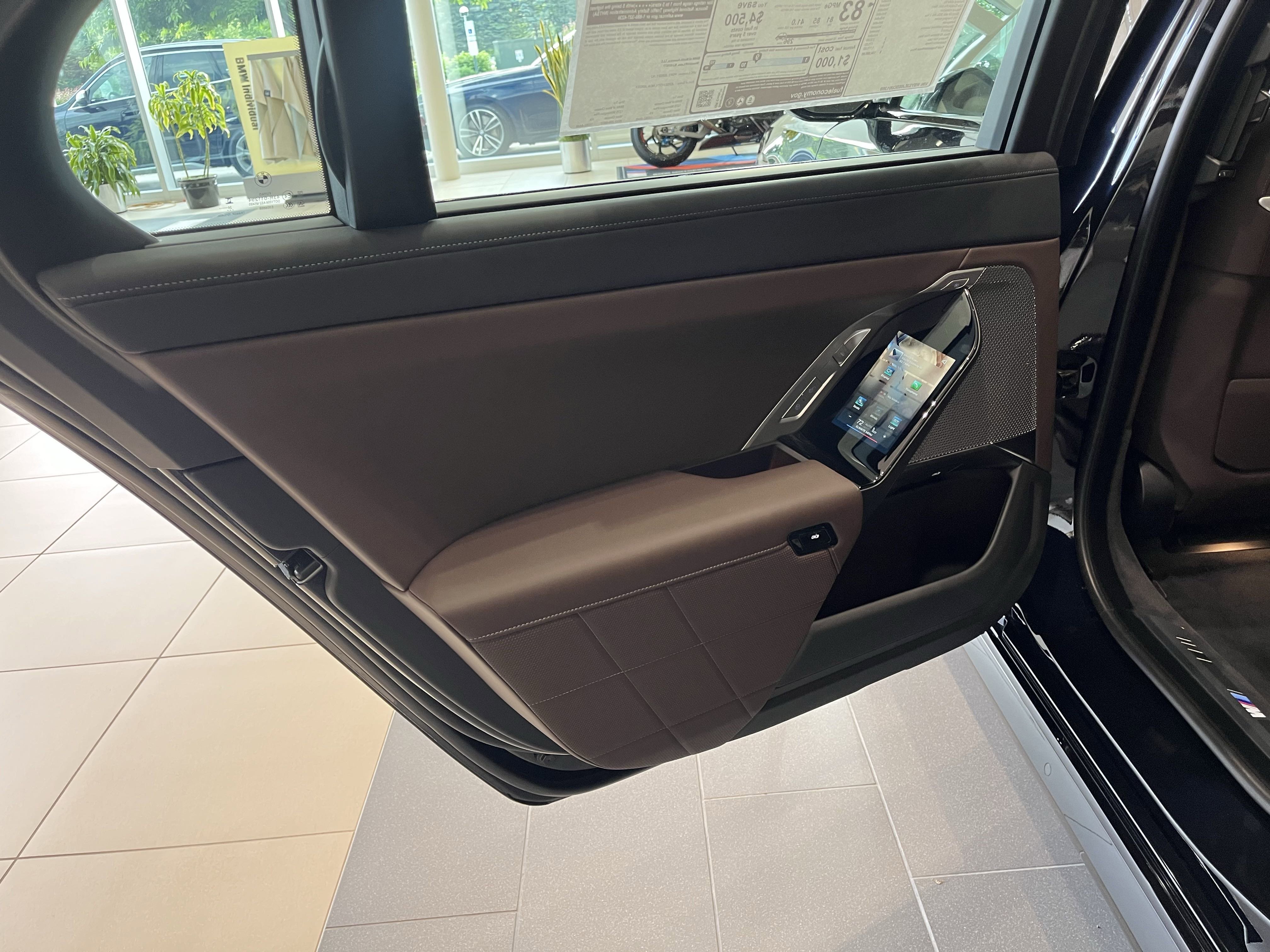 Used 2025 CARBON BLACK META BMW xDrive60 image 17