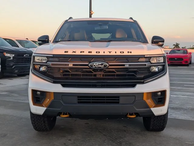 New 2026 Star White Metallic Tri-Coat Ford Tremor® image 2