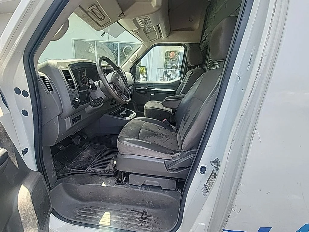 Used 2021 White Nissan S image 4