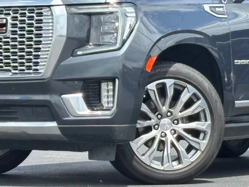 Used 2022 Green GMC Denali image 2