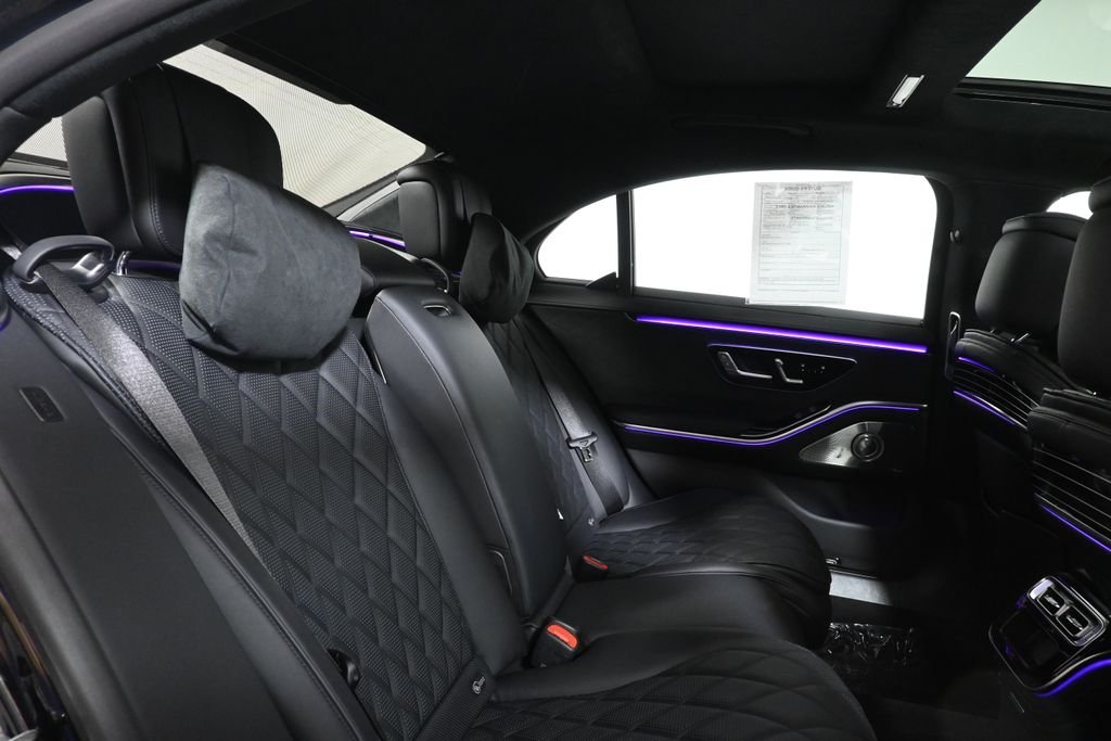 Certified Used 2025 Black Mercedes-Benz S 580 image 31