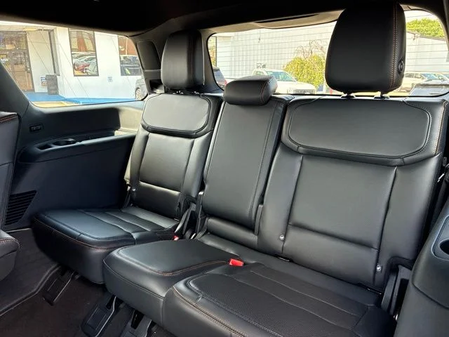 New 2026 Agate Black Metallic Ford Tremor® image 27