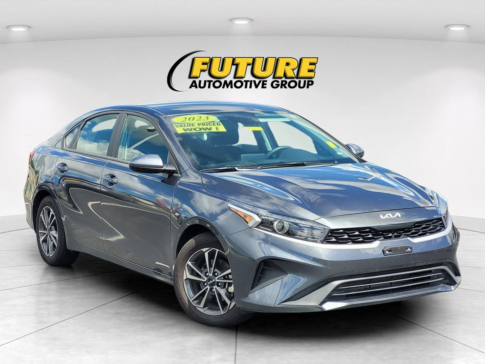 2023 Kia Forte LXS AT's photo