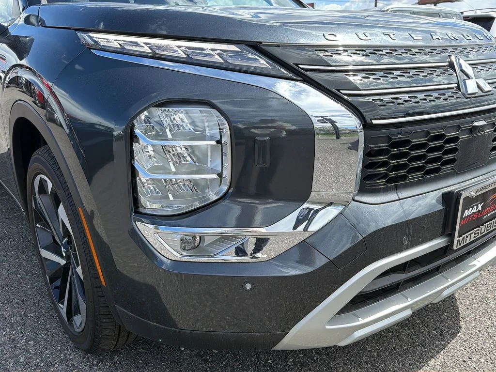 New 2025 Graphite Gray Mitsubishi SE image 27