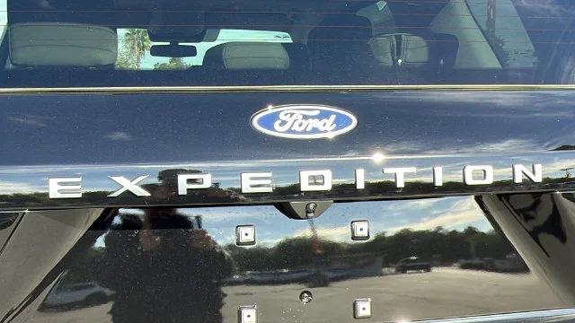 New 2027 Star White Metallic Tri-Coat Ford Active image 12