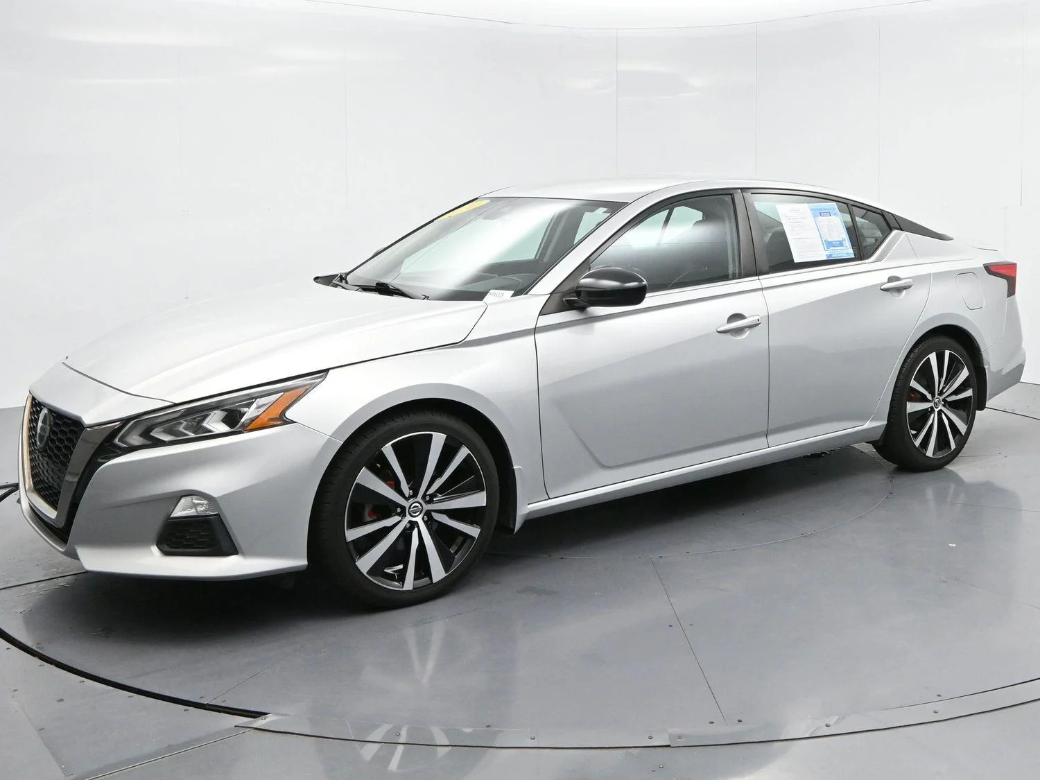 Used 2020 Brilliant Silver Metallic Nissan 2.5 SR image 4