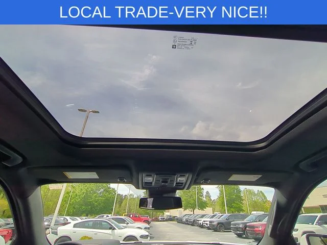 Used 2023 White GMC AT4 image 30