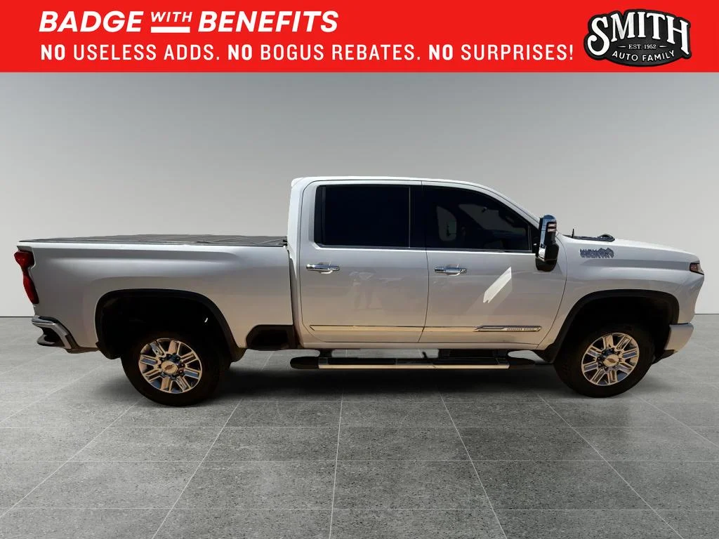Used 2024 Iridescent Pearl Tricoat Chevrolet High Country image 3