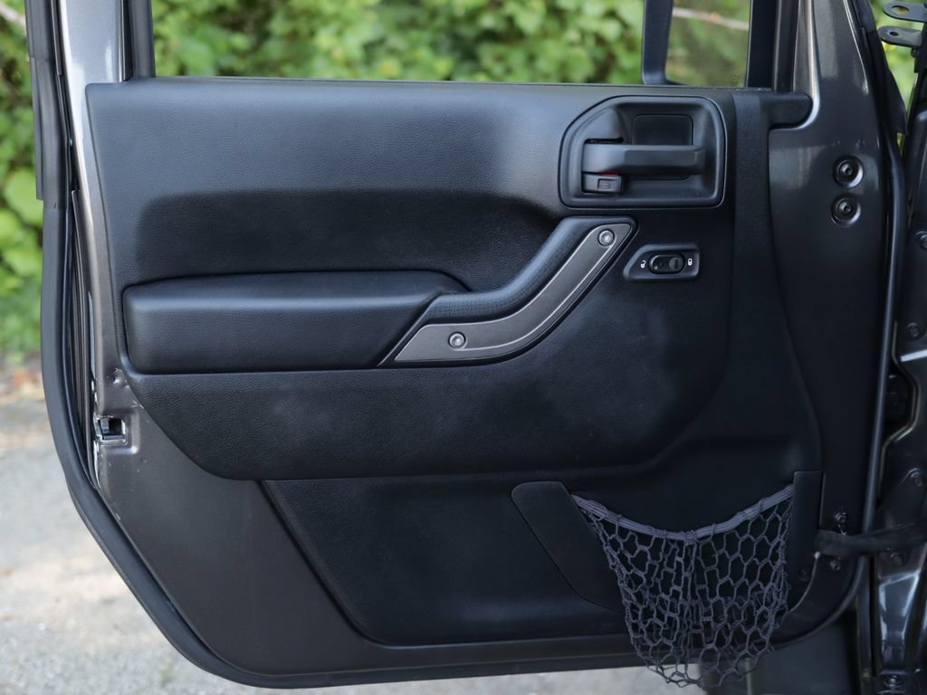 Used 2017 Gray Jeep Sport 4x4 image 19