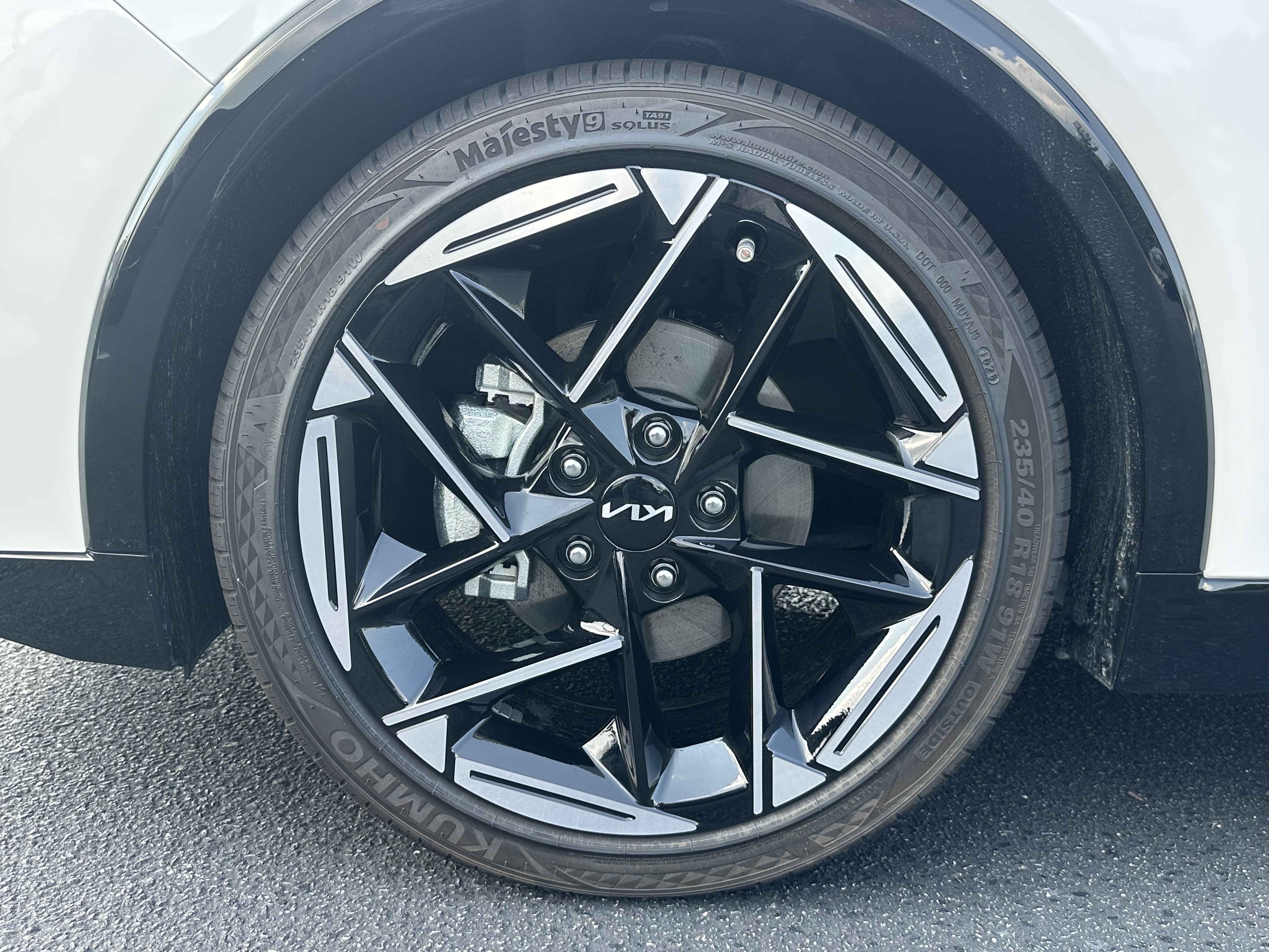 New 2026 Snow White Pearl Kia GT-Line image 12