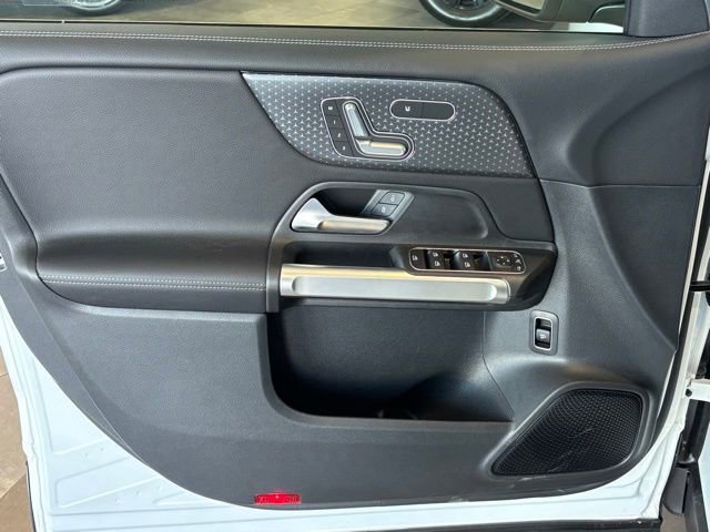 New 2026 Polar White Mercedes-Benz GLB 250 image 39