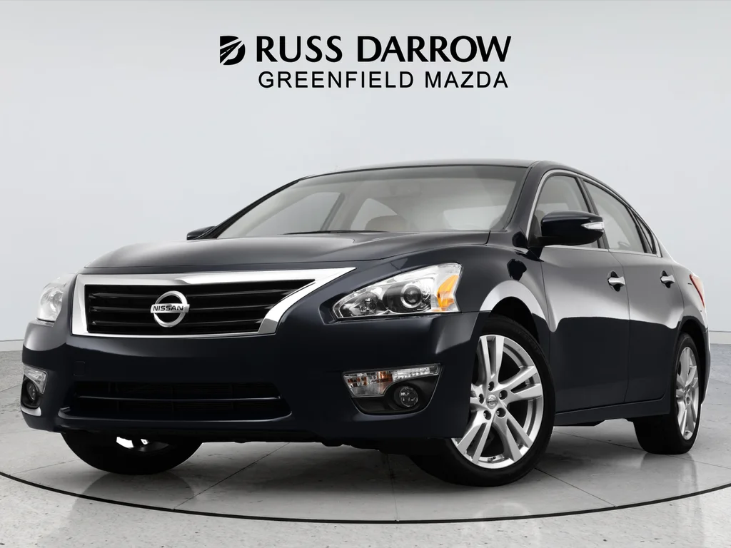 Used 2013 Blue Nissan 2.5 S image 8