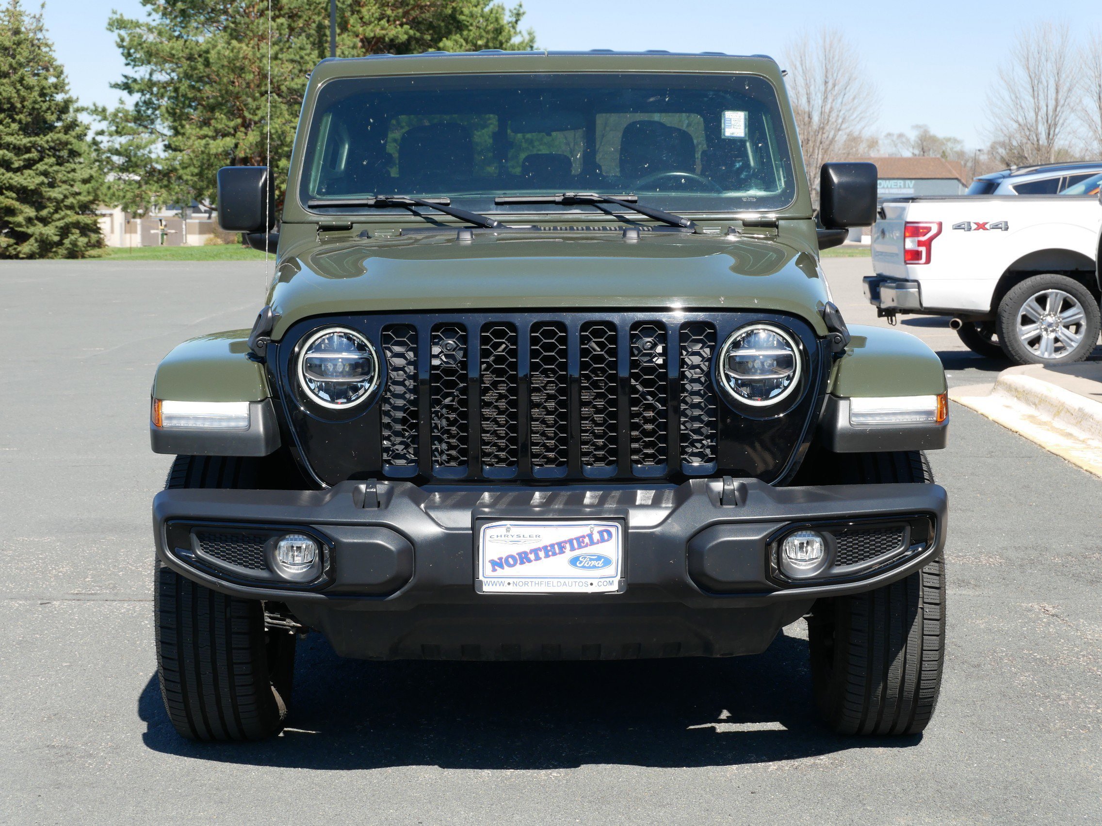 View vehicle photo 3