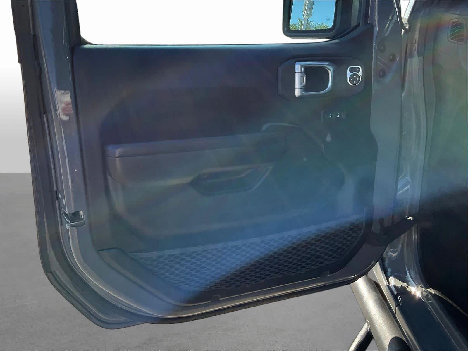 2021 Jeep Gladiator Willys - Photo 23